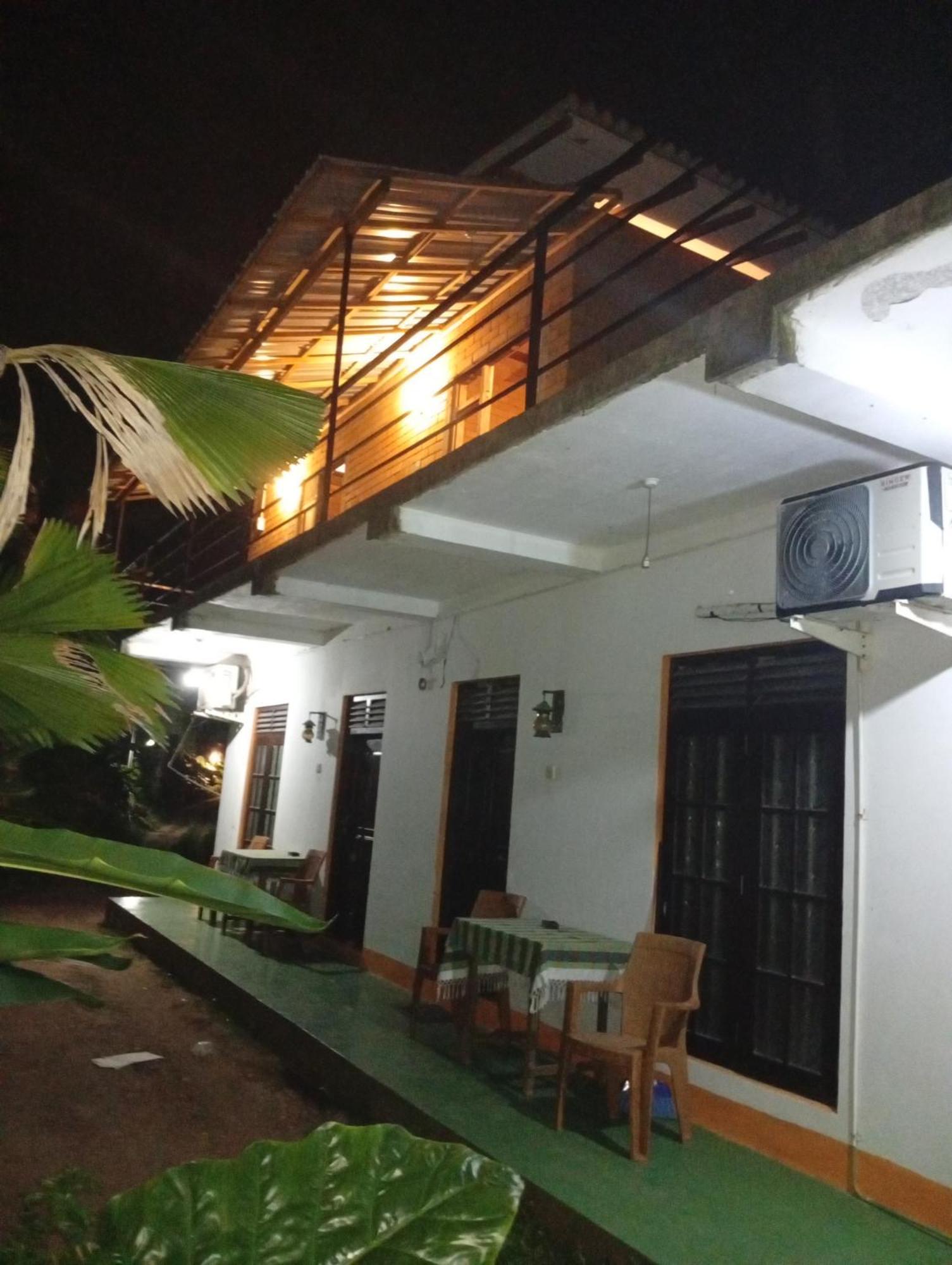 Hotel Jungle Guest ,Mirissa Esterno foto